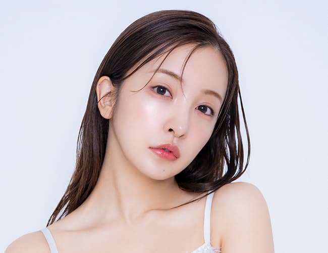 板野 友美